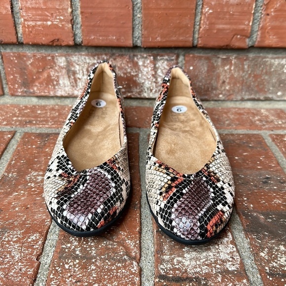 Naturalizer Vivienne Snake Print Python Neutral Leather Ballet Flats Women's 6 - Picture 2 of 8